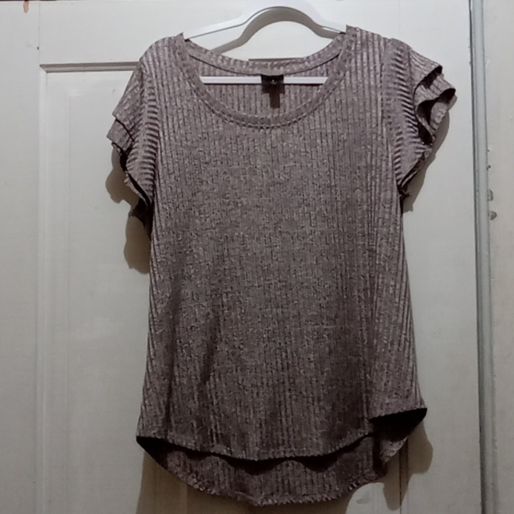 Short sleeve top
